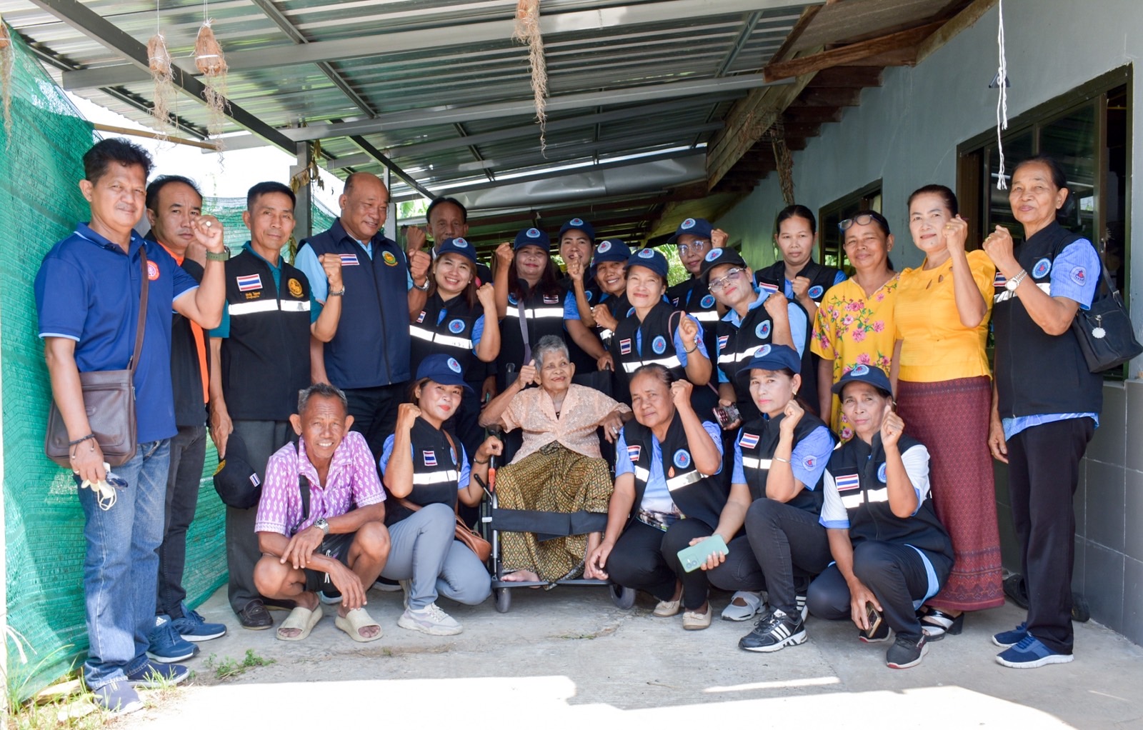 เยี่ยมบ้านและมอบรถเข็น (วีลแชร์)