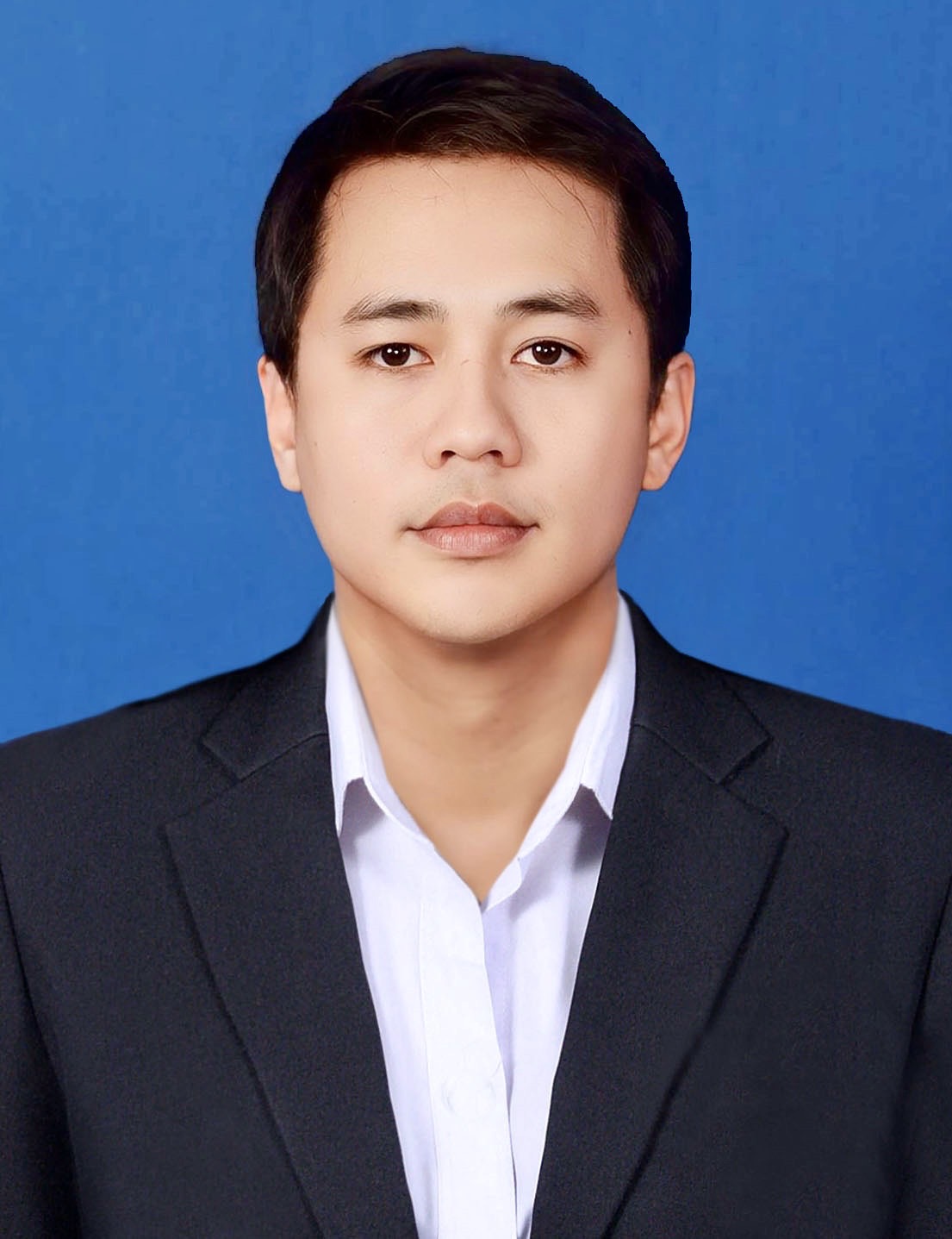 นายลัญฉกร เหลี่ยมดี